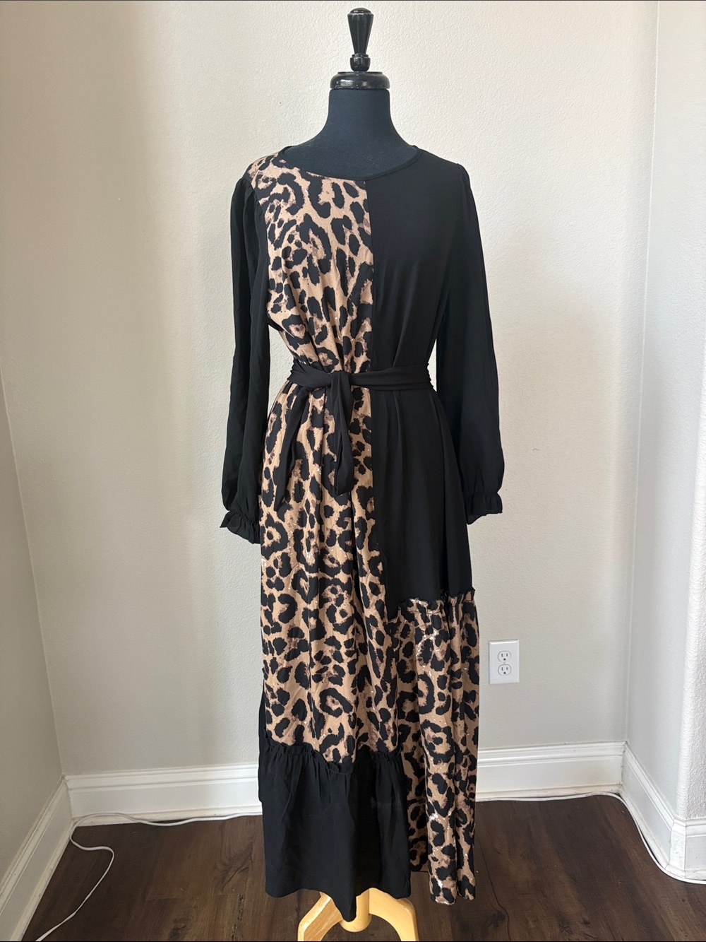 SHEIN Black & Leopard Panel Long Sleeve Maxi Dress OXL
